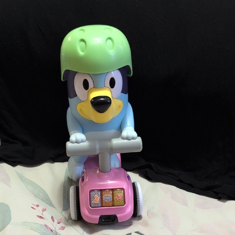 Bluey Scooter Toy with Green Helmet